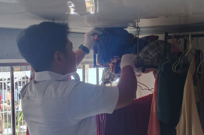 Petugas Keamanan Rutan Kelas II B Dumai, Rabu (21/5/2025) sekitar pukul 15.00 wib, melakukan penggeledahan blok hunian warga binaan Rutan Kelas II B Dumai.