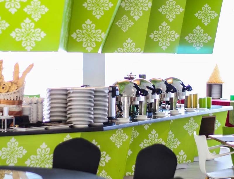 Suasana Khas Restaurant yang nyaman dan luas.  Khas Pekanbaru Hotel  menawarkan paket arisan bertajuk &ldquo;Arisan Cantique&ldquo;.