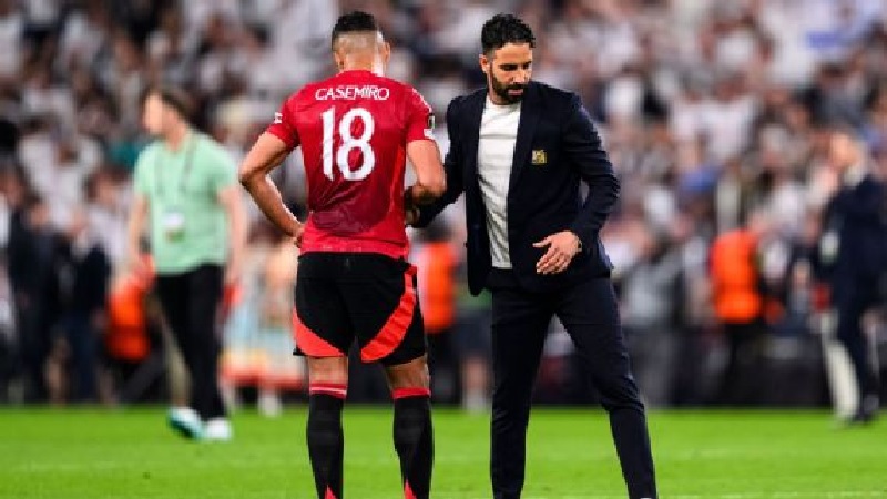 Ruben Amorim ingin merombak lini tengah Manchester United menjelang musim depan.