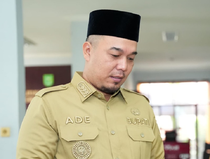 Bupati Inhu, Ade Agus Hartanto S.Sos MSI memerintahkan Sekda dan BKP2D untuk menelusuri dugaan perselingkuhan antar-ASN.