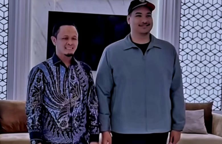 Wako Pekanbaru Agung Nugroho saat datang di kediaman Menpora Dito Ariotedjo di Jakarta.