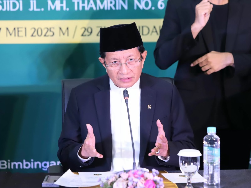 Menteri Agama Nasaruddin Umar menyampaikan hasil sidang isbat penetapan 1 Dzulhijjah 1446 Hijriah di  Jakarta (27/5/2025). 