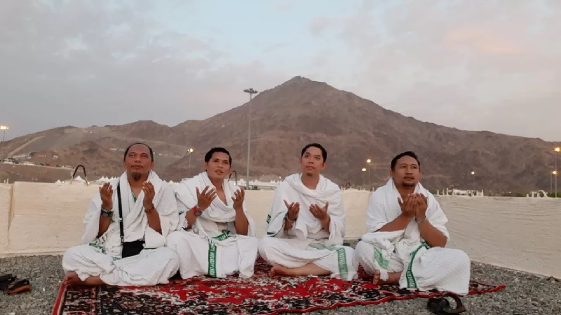 Ilustrasi suasana saat wukuf di Arafah.