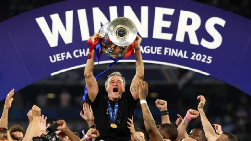 Luis Enrique memenangkan trofi Liga Champions untuk kedua kalinya sebagai pelatih setelah sebelumnya menang bersama Barcelona pada 2015.