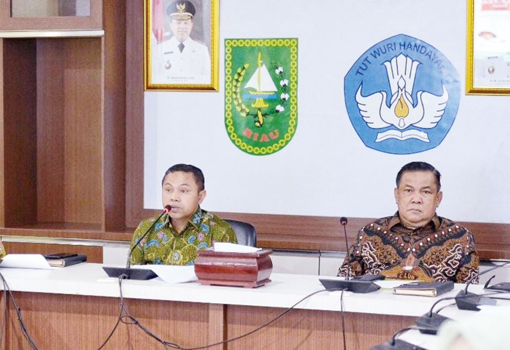 Gubernur Riau Abdul Wahid dan Wakil Gubernur Riau SF Hariyanto saat melakukan pertemuan di Kantor Dinas Pendidikan Riau, baru-baru ini.