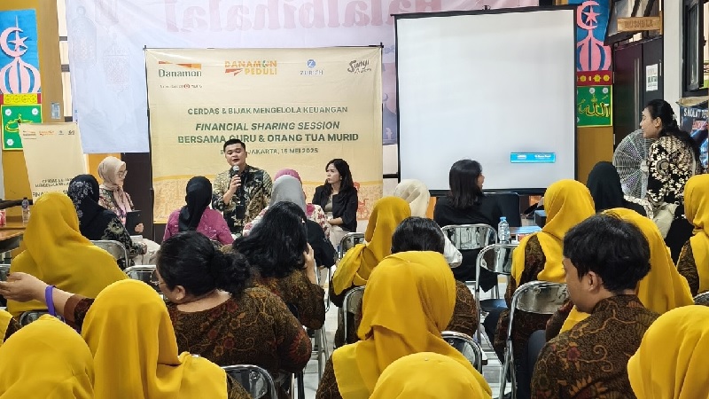 PT Bank Danamon Indonesia Tbk  melalui program Danamon Peduli, mengadakan lokakarya skill dan literasi keuangan yang melibatkan pelajar berkebutuhan khusus, guru, dan orang tua pelajar di sejumlah SLB