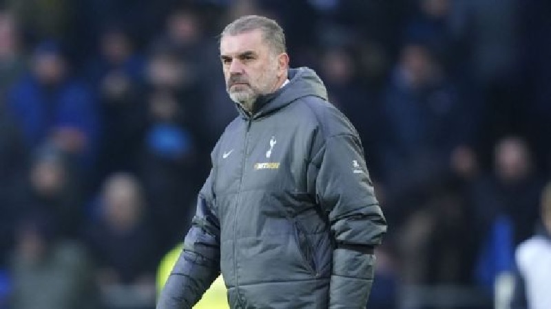 Ange Postecoglou telah dipecat oleh Tottenham Hotspur menyusul hasil buruk klub tersebut pada musim keduanya sebagai pelatih.
