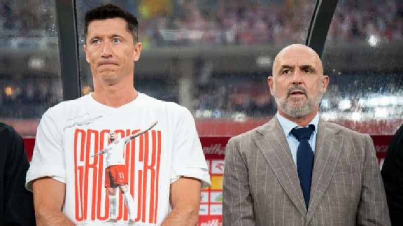 Robert Lewandowski mengumumkan bahwa dia tidak akan bermain untuk tim nasional Polandia selama pelatih Michał Probierz masih bertugas.