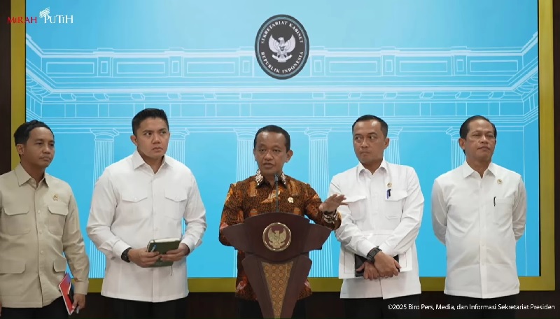Pemerintah memutuskan mencabut IUP terhadap 4 dari 5 perusahaan tambang di Raja Ampat. Salah satu yang tak dicabut adalah PT GAG Nikel milik anak usaha PT Antam Tbk.