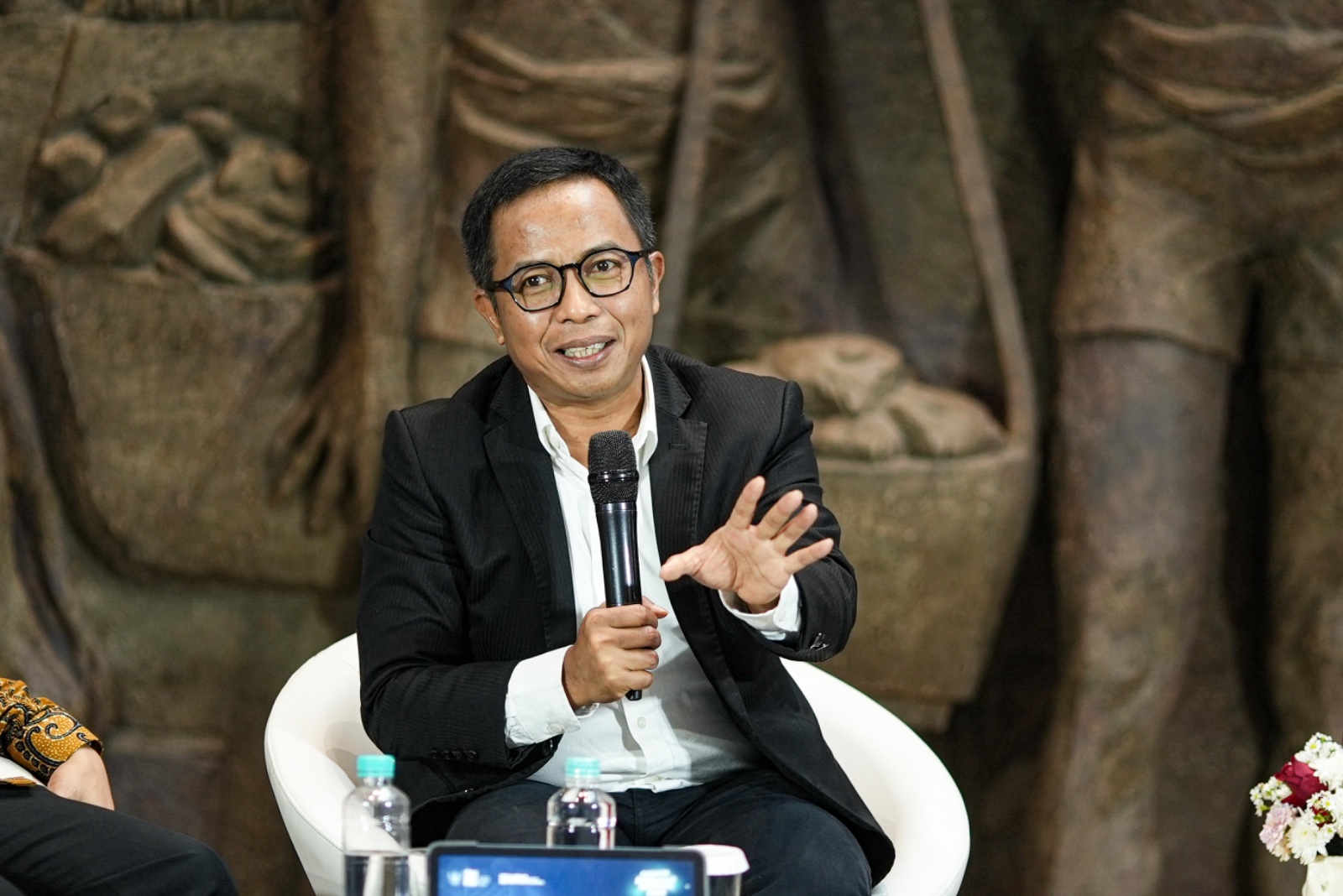 A. Solichin Lutfiyanto - Direktur Human Capital & Compliance BRI