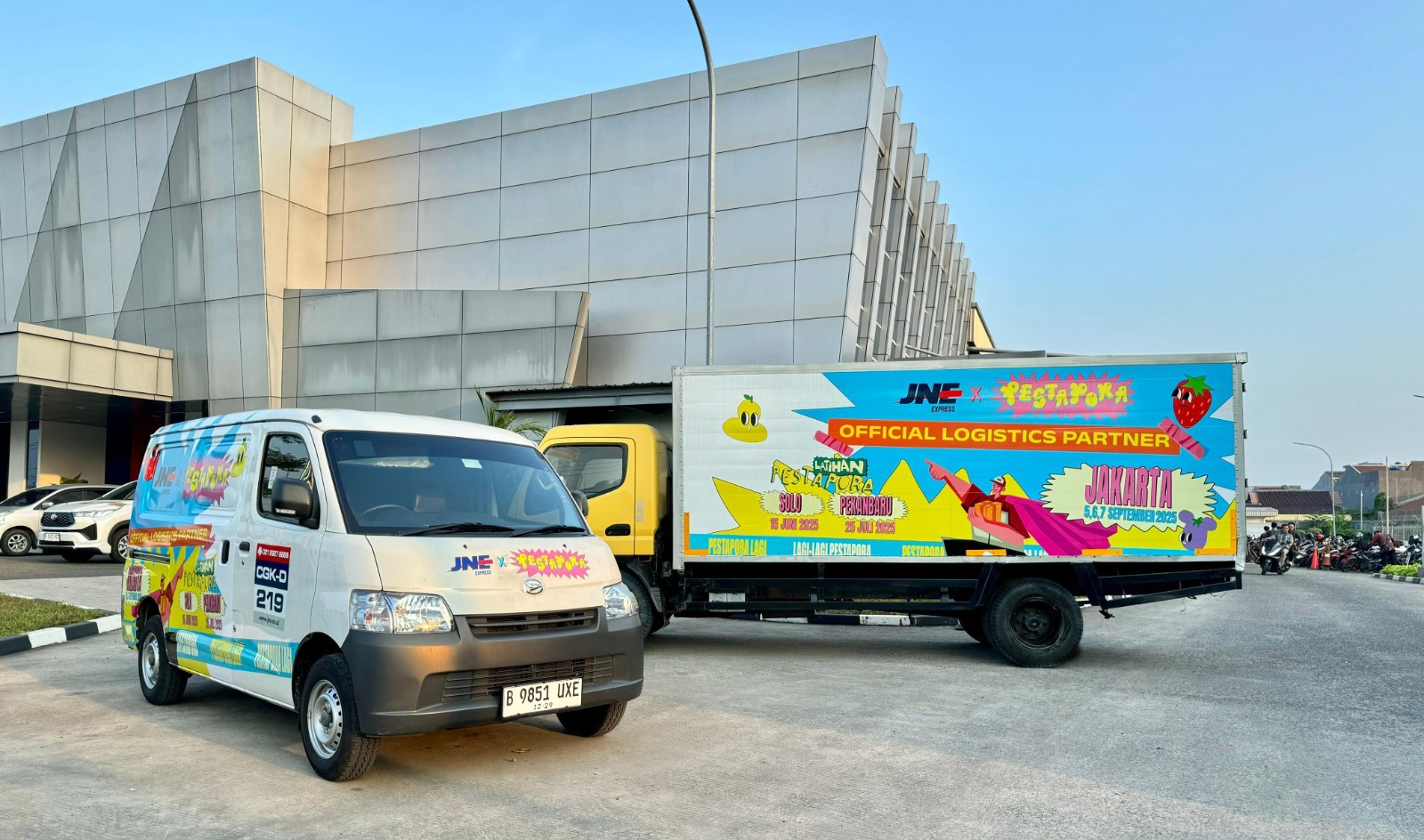 JNE Express menjadi official logistic partner pada iven Pestapora 2025. Foto diambil belum lama ini.