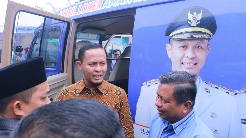 Wako Agung saat meresmikan Mobil Loker Aman