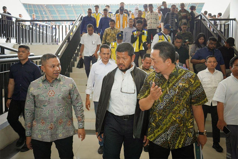 Gubri Abdul Wahid saat mendampingi kunjungan kerja Komisi V DPR RI di Pekanbaru, Kamis (19/6).