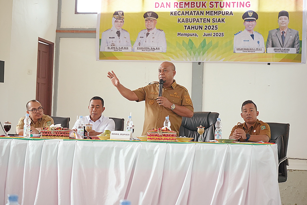 Wakil Bupati Siak Syamsurizal memberikan keterangan saat membuka Musrenbang tingkat Kecamatan Mempura, Selasa (17/6/2025).
