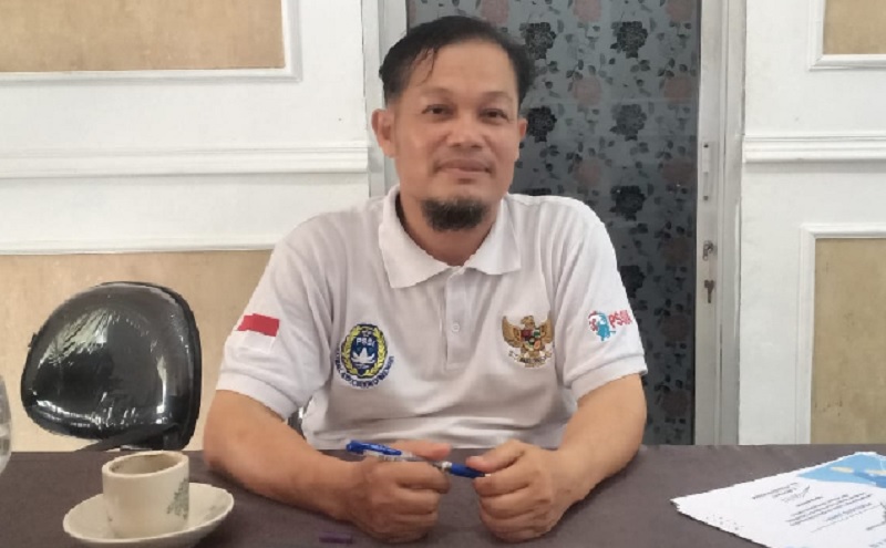 Kepala SMKN 1 Pangkalan Kerinci,.H Nasril MPd