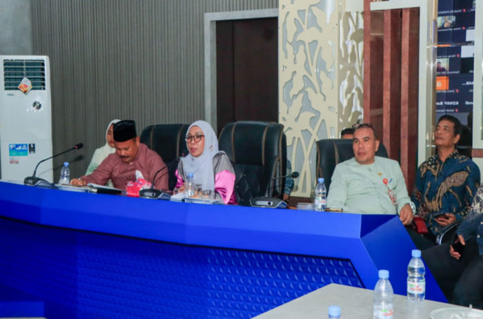 Wabup Kampar Misharti mengikuti zoom meeting verifikasi usulan Koperasi Desa/Kelurahan Merah Putih sebagai percontohan (mock up) yang diselenggarakan oleh Kementerian Koperasi dan UKM