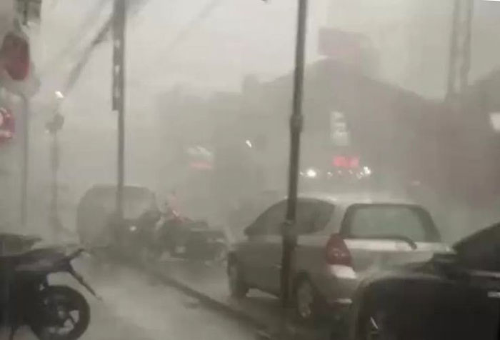 Ilustrasi. BMKG Pekanbaru memprediksi hujan ringan hingga sedang yang disertai angin kencang dan petir masih akan terjadi di sebagian wilayah Riau.