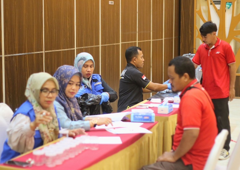 Sosialisasi narkotika oleh petugas BNN kepada karyawan dan kurir J&T.