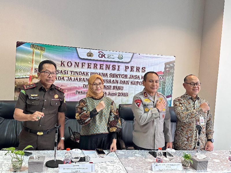 OJK menggelar sosialisasi kepada Polda Riau dan Kejati Riau guna penguatan koordinasi dan komunikasi terkait penanganan tindak pidana di sektor jasa keuangan yang semakin kompleks.