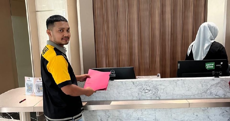 Pengurus Ormas Petir saat akan menyerahkan laporan dugaan TPPU OM dkk atas penguasaan Hutan Lindung TNTN ke Jampidsus Kejagung ke Jakarta, Selasa (23/6/2025).