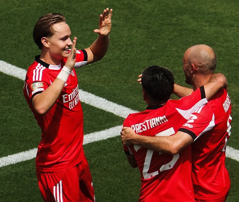 Benfica mengalahkan Bayern Munchen 1-0 lewat gol tunggal Andreas Schjelderup untuk menjadi juara Grup C Piala Dunia Antarklub 2025 di Bank of America Stadium, Charlotte, Carolina Utara.