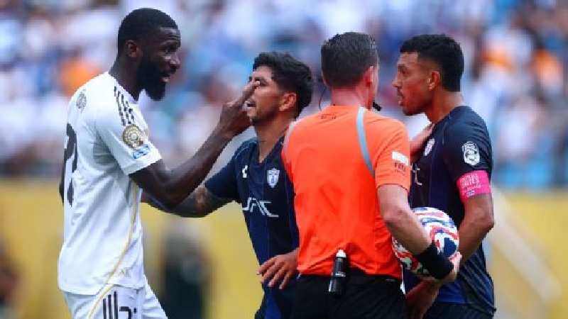 FIFA telah membuka proses disipliner terhadap pemain Pachuca Gustavo Cabral.