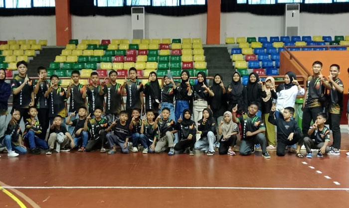 Kontingen PS Walet Puti Rohil foto bersama setelah disela ajang Pekanbaru Championship 6 di Pekanbaru, baru-baru ini.