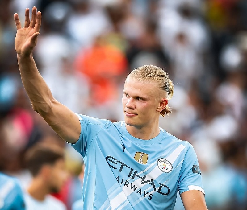 Erling Haaland mencetak 300 gol dalam karierinya 370 pertandingan di klub dan Timnas Norwegia.
