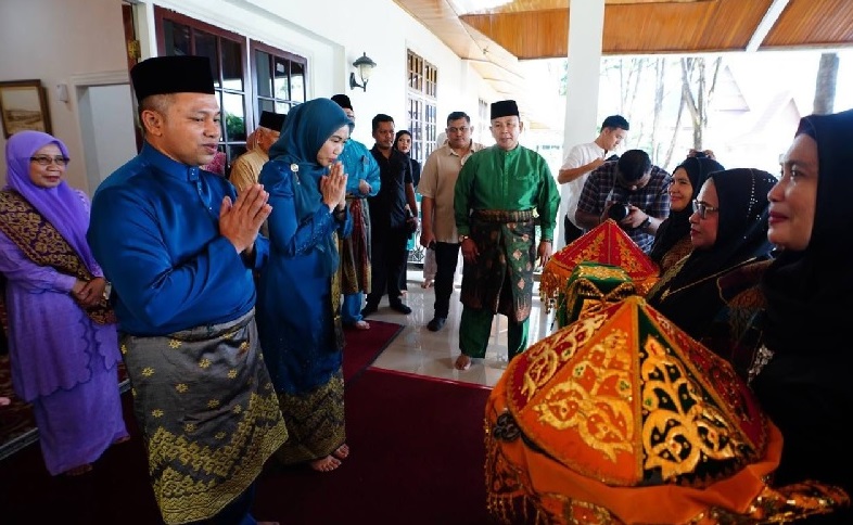 Gubri Abdul Wahid menerima rombongan pengurus LAMR di kediaman, Jumat (27/6/2025).
