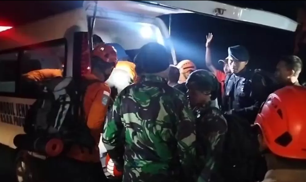 Jenazah pendaki asal Brazil, Juliana De Souza Pereira Marins berhasil dievakuasi dari jurang di Gunung Rinjani.