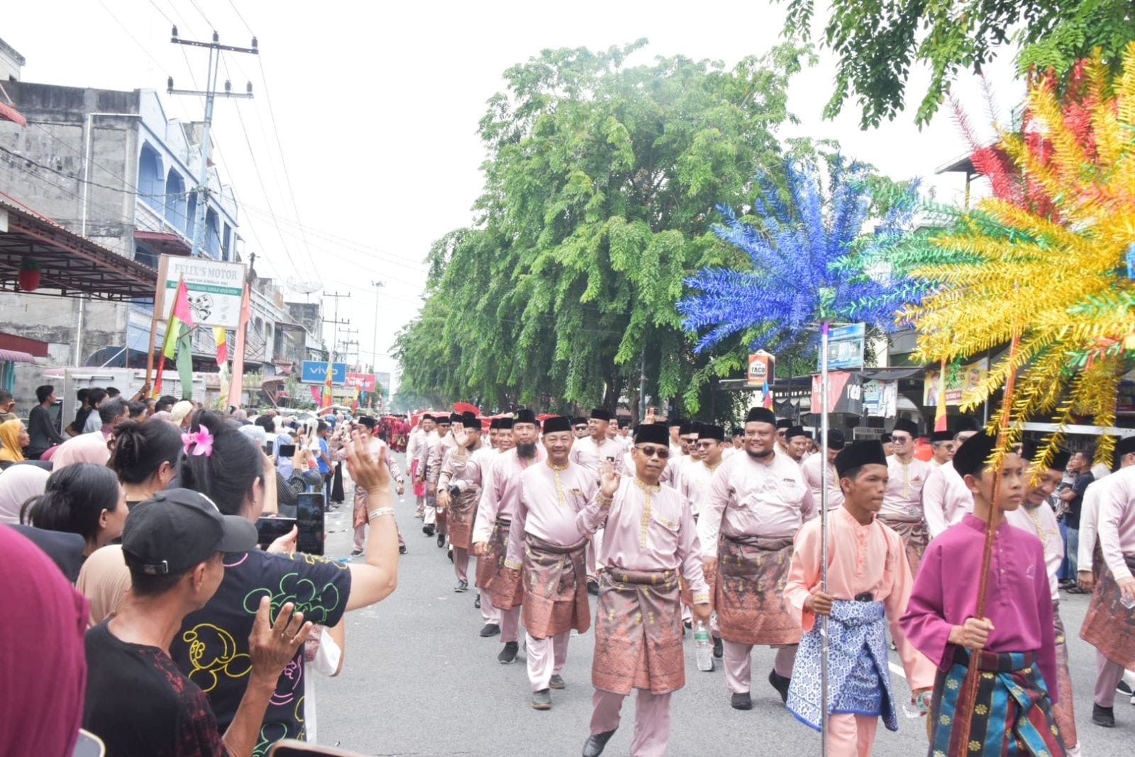 Peserta pawai ta