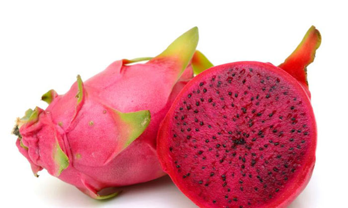 Ilustrasi buah naga yang kaya nutrisi bermanfaat untuk kesehatan tubuh.