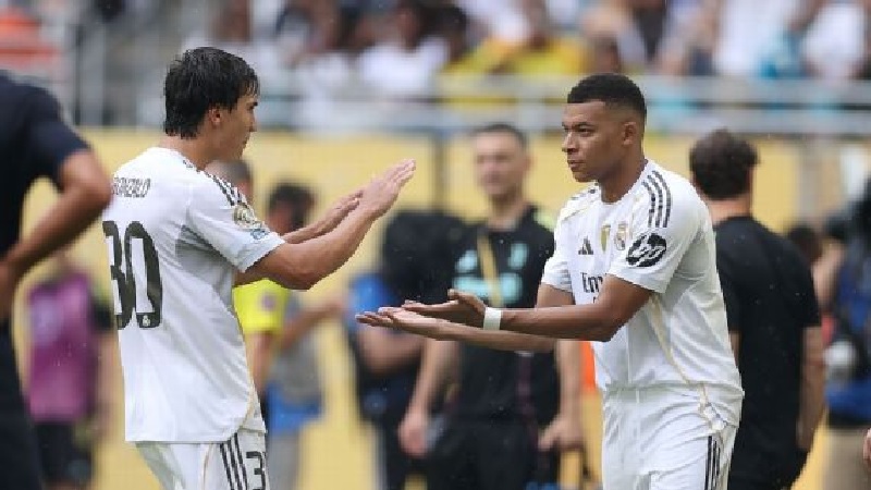 Kylian Mbappe masuk sebagai pemain pengganti dalam kemenangan Real Madrid atas Juventus pada menit ke-68 yang merupakan debutnya di Pial Dunia Antarklub 2025.