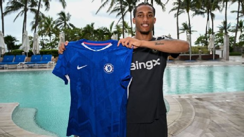 Pemain asal Brasil Joao Pedro pindah dari pantai selatan (Brighton) ke London barat bersama Chelsea dengan kontrak delapan tahun.