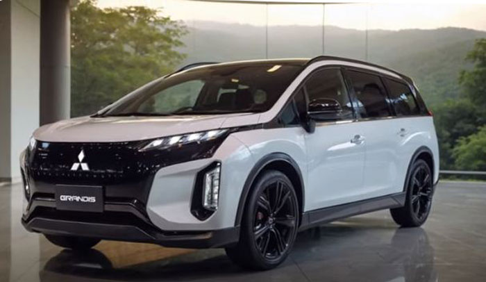 Mitsubishi All New Grandis yang diluncurkan Mitsubishi dengan menggunakan mesin hybrid.