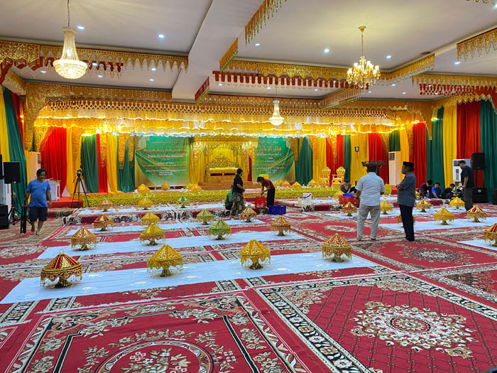 Ruangan pelaksanaan penabalan gelar adat kepada Gubernur Riau Abdul Wahid, Jumat (4/7/2025).