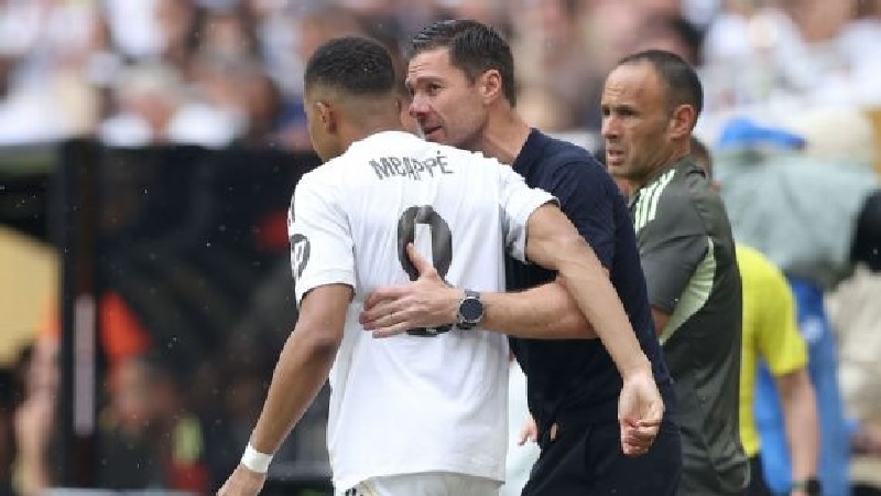 Pelatih Real Madrid Xabi Alonso tetap bungkam mengenai apakah bintang Kylian Mbapp&eacute; akan menjadi starter melawan Dortmund di perempatfinal.