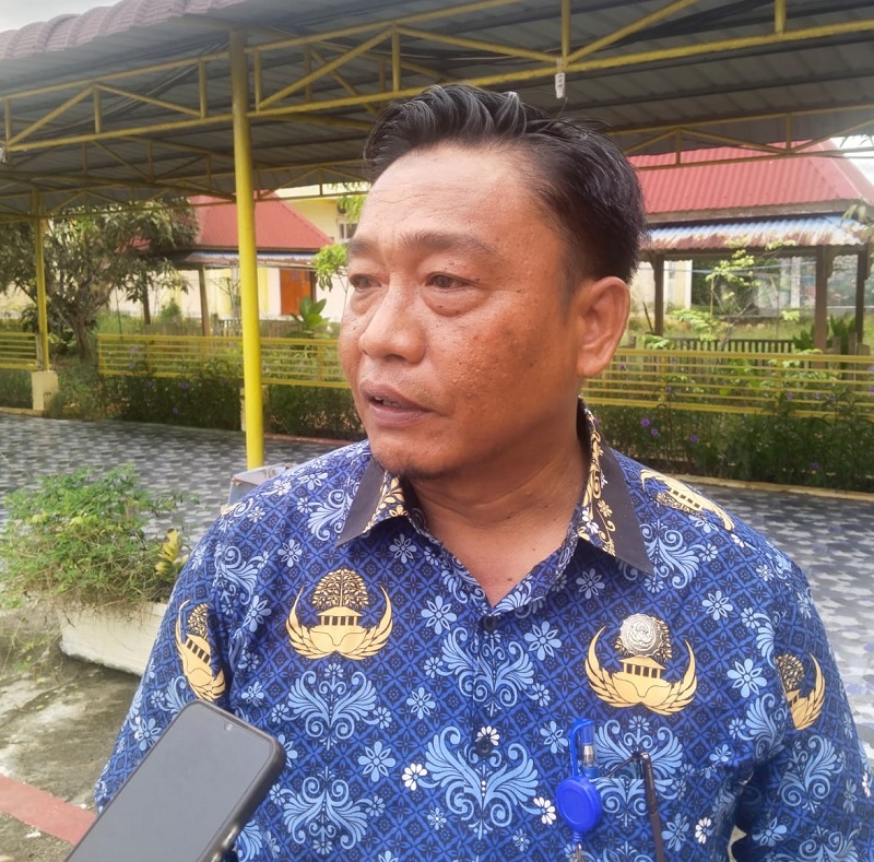 Plt Kadisdik Rohil Hasian Harahap sampaikan perpanjangan libur sekolah.
