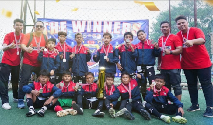 EBR United, yang berhasil meraih juara 2 dalam Kejuaraan Liga Sentra Indonesia tingkat nasional untuk kelompok umur U-10 dan U-11.