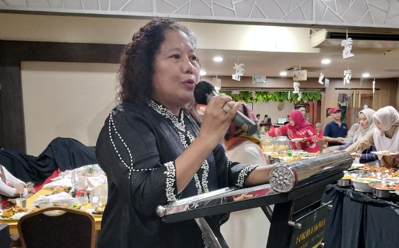 Ketua DPC Peradi SAI Pekanbaru Megawaty Matondang