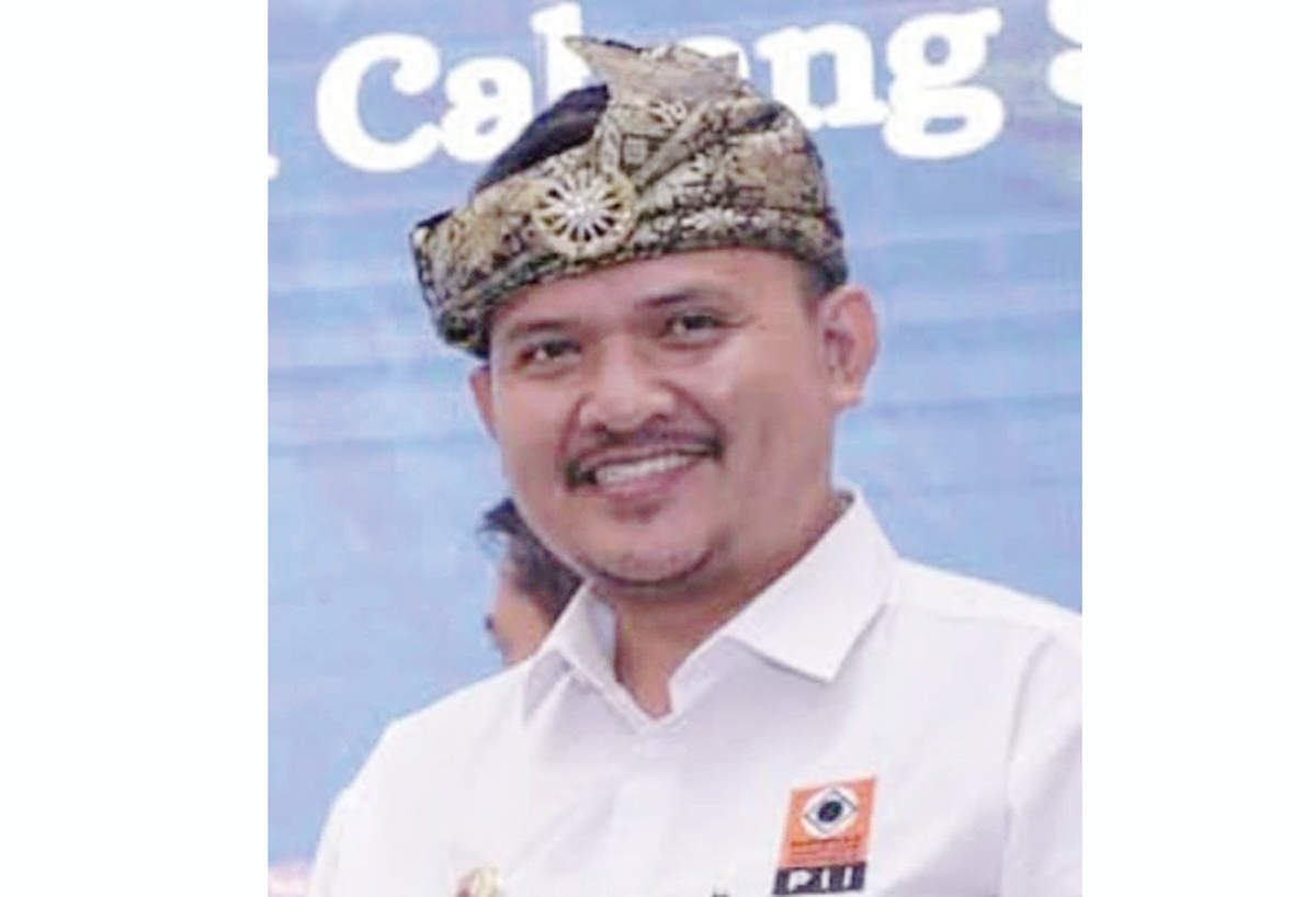 Husni Mubarak, Dosen Unilak.