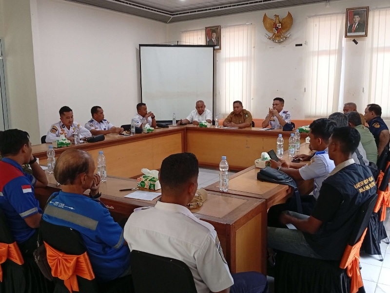 Guna menjaga keselamatan dan kelancaran penyebelihannya Ro-Ro Bengkalis, Ketua Umum Kadin Riau Masuri ikut membahas berbagai persoalan di penyeberangan Ro-Ro Bengkalis di Aula Kadin Bengkalis, Senin.