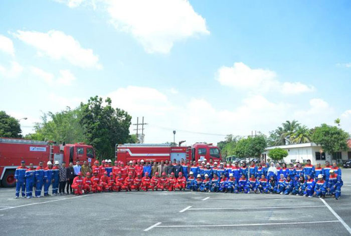 Peserta Apel Siaga Karhuta foto bersama di Komplek Perkantoran PT Pertamina Hulu Rokan (PHR) Rumbai, Kamis (10/7/2025).