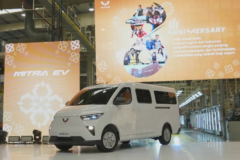 Penampakan kendaraan niaga listrik Wuling Mitra EV.