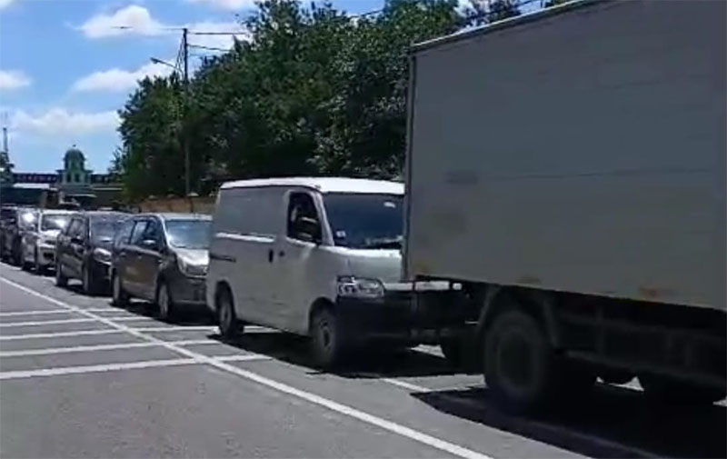 Antrean kendaraan di Roro Air Putih Bengkalis