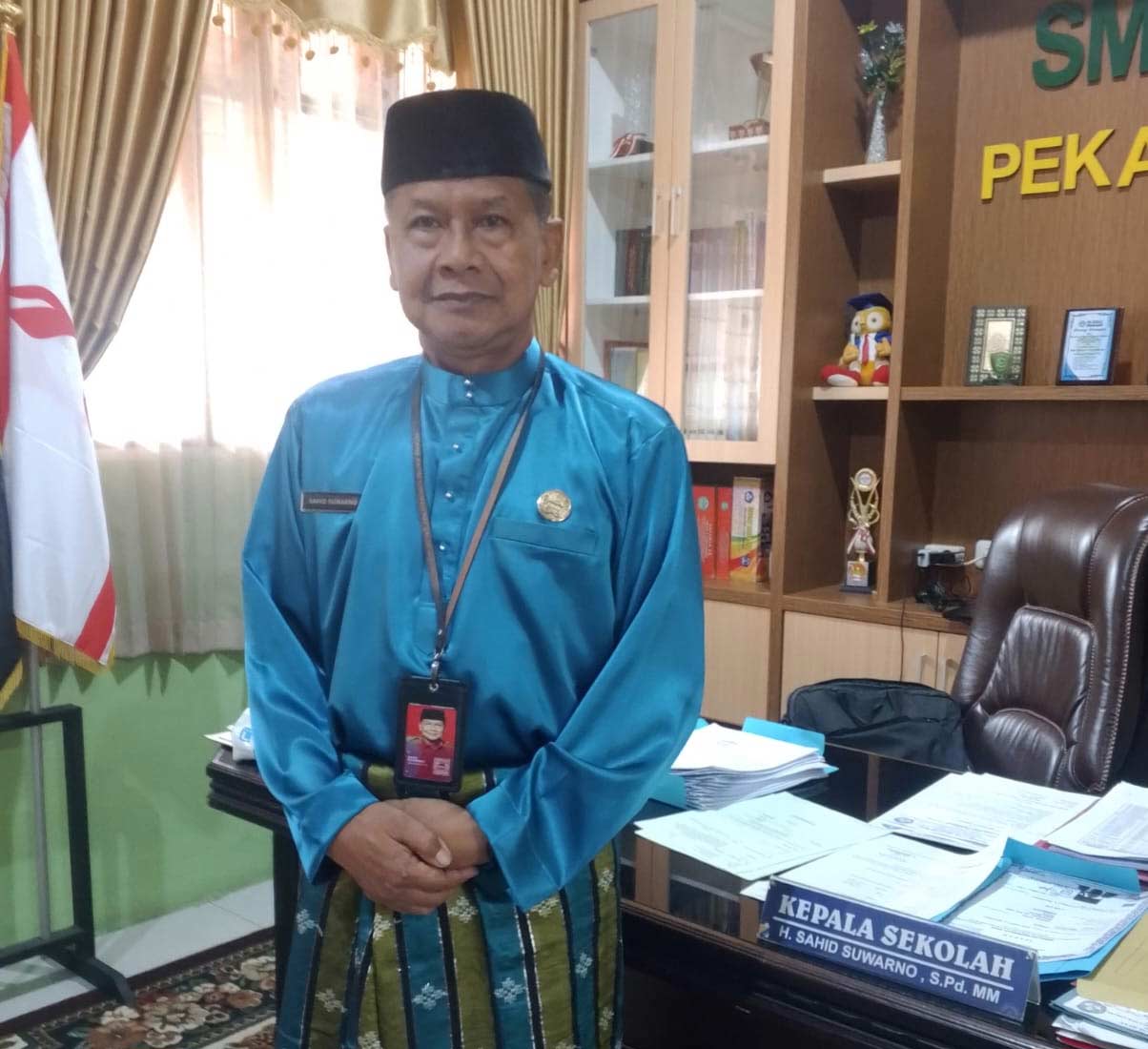H Sahid Suwarno SPd MM  - Kepala SMAN 4 Pekanbaru