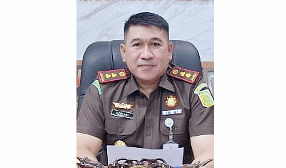 Azrijal SH MH, Kepala Kejaksaan Negeri Kabupaten Pelalawan.