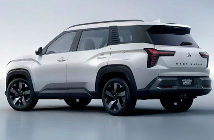 Mitsubishi All-New Destinator yang resmi diperkenalkan di pasar Indonesia dengan tiga varian yaitu  Ultimate, Exceed, dan GLS.