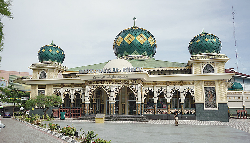 Masjid Agung Ar-Rahman di Jalan Jenderal Sudirman ditargetkan menjadi destinasi wisata religi di Kota Pekanbaru. Foto diambil Kamis (17/7/2025).