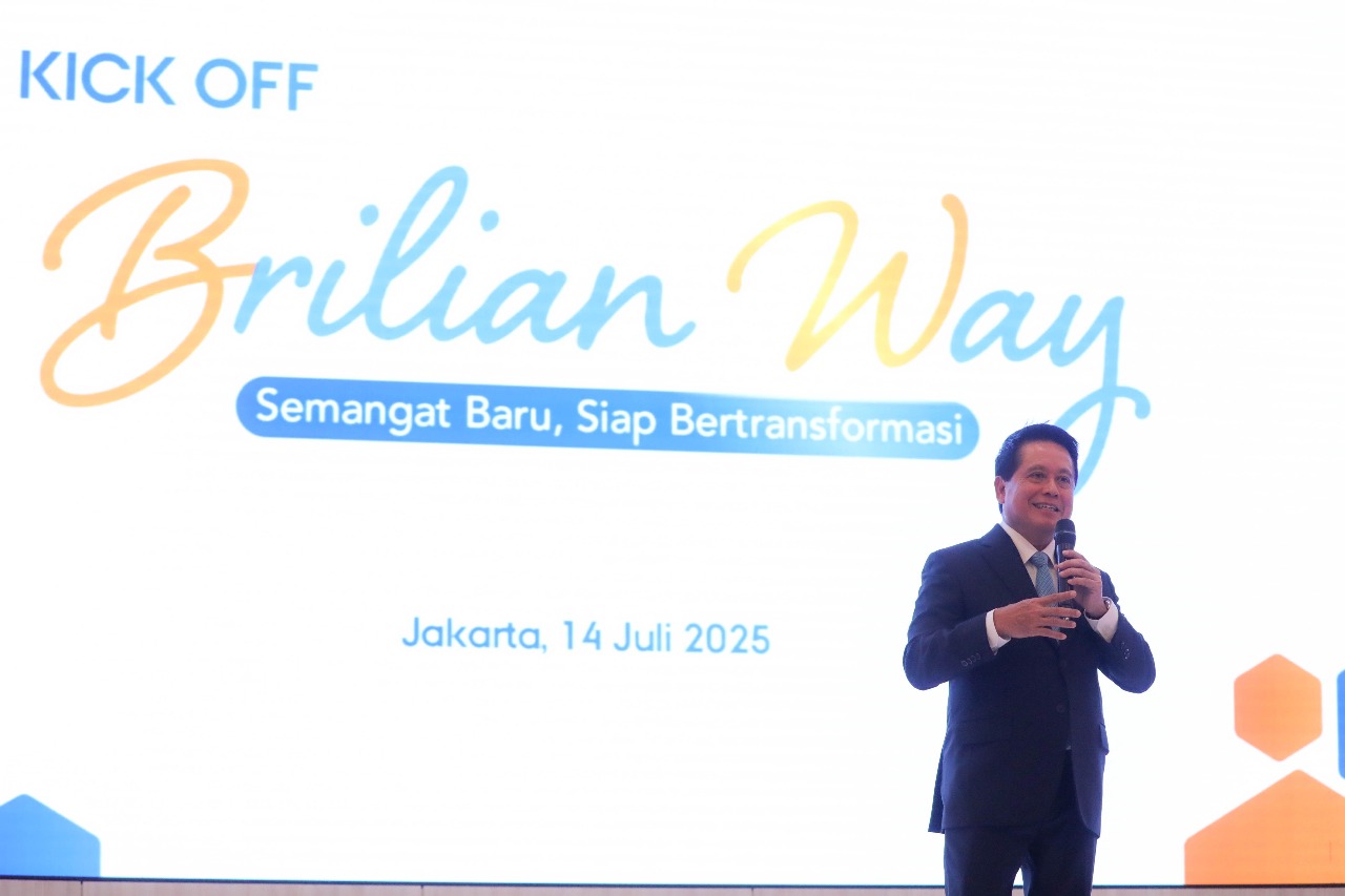 Direktur Utama BRI Hery Gunardi saat memberikan sambutan dalam Kick-Off BRILiaN Way di Menara BRILiaN, Jakarta, 14 Juli 2025.